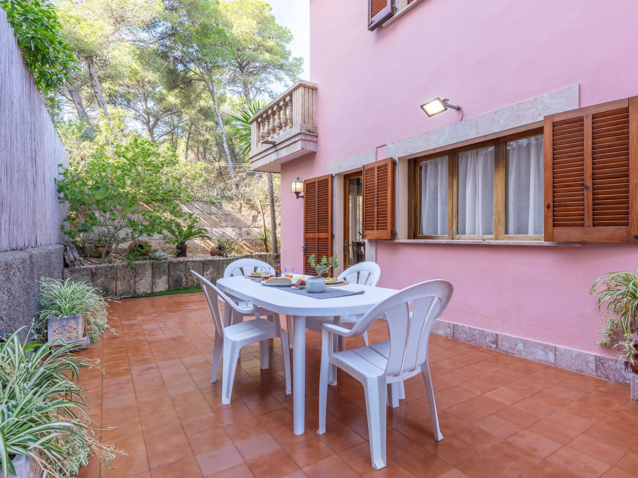 Villa Damar, Villa mit 5 Schlafzimmern und Schwimmbad.-Image-tags.info