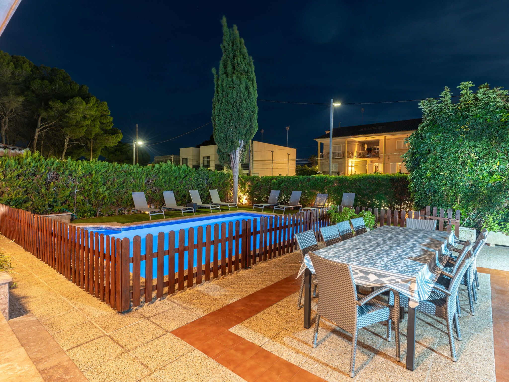 Villa Damar, Villa mit 5 Schlafzimmern und Schwimmbad.-Image-tags.info