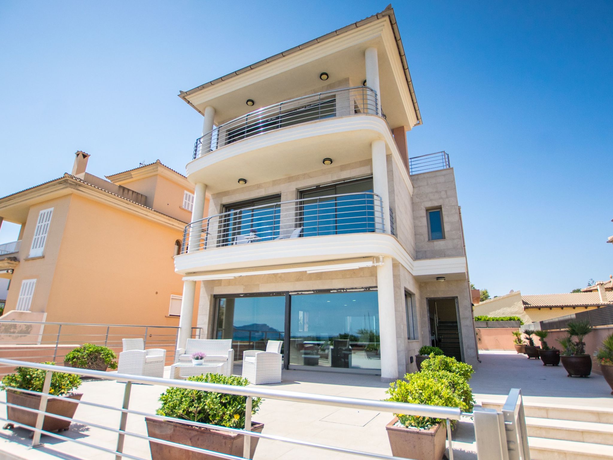 Freistehendes Haus direkt am Meer gelegen-Binnen