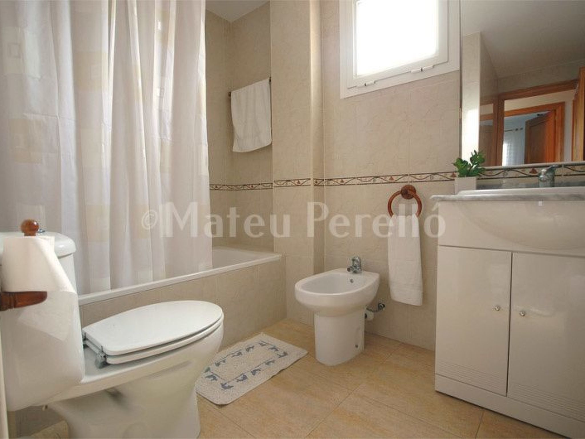 CAC-Atemberaubender Blick auf das Meer und den Strand-Image-tags.info