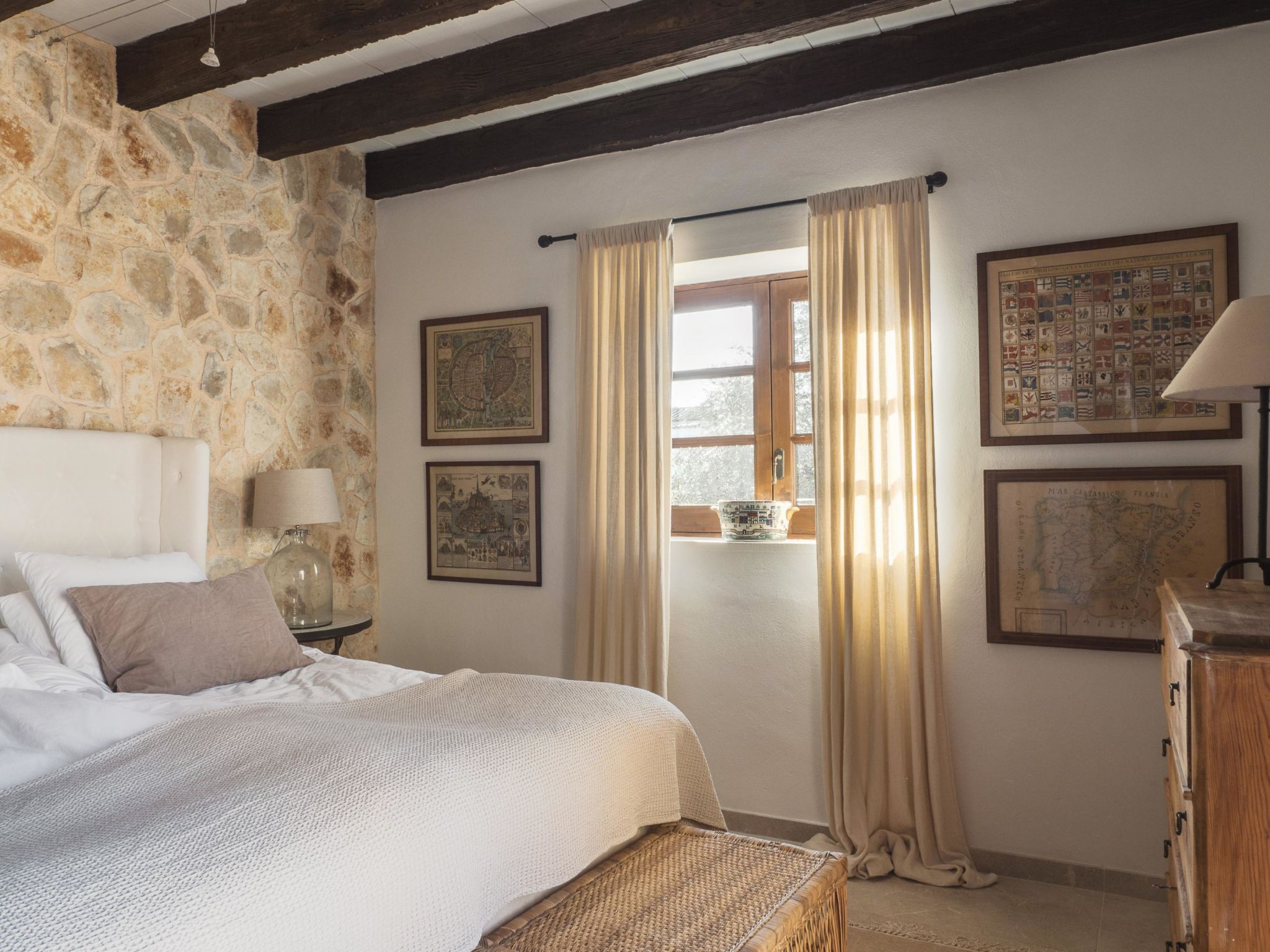 VILLA ALENAR. Espectacular villa rústica en San Marçal, Piscina Privada - WiFi - Binnen