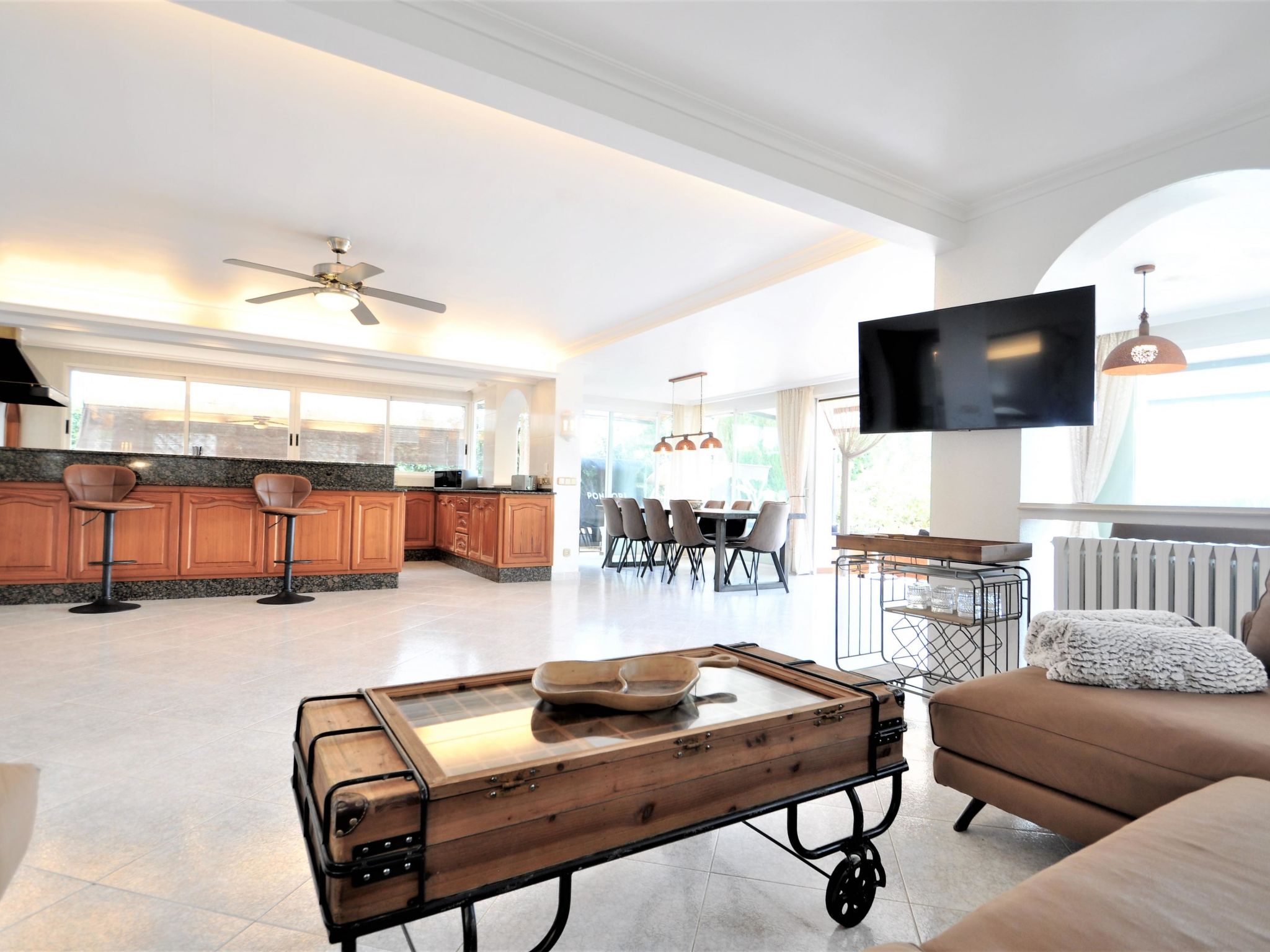 CA NA MALEN Hermosa casa para familias con gran piscina, jardín. - WiFi Gratis - Binnen