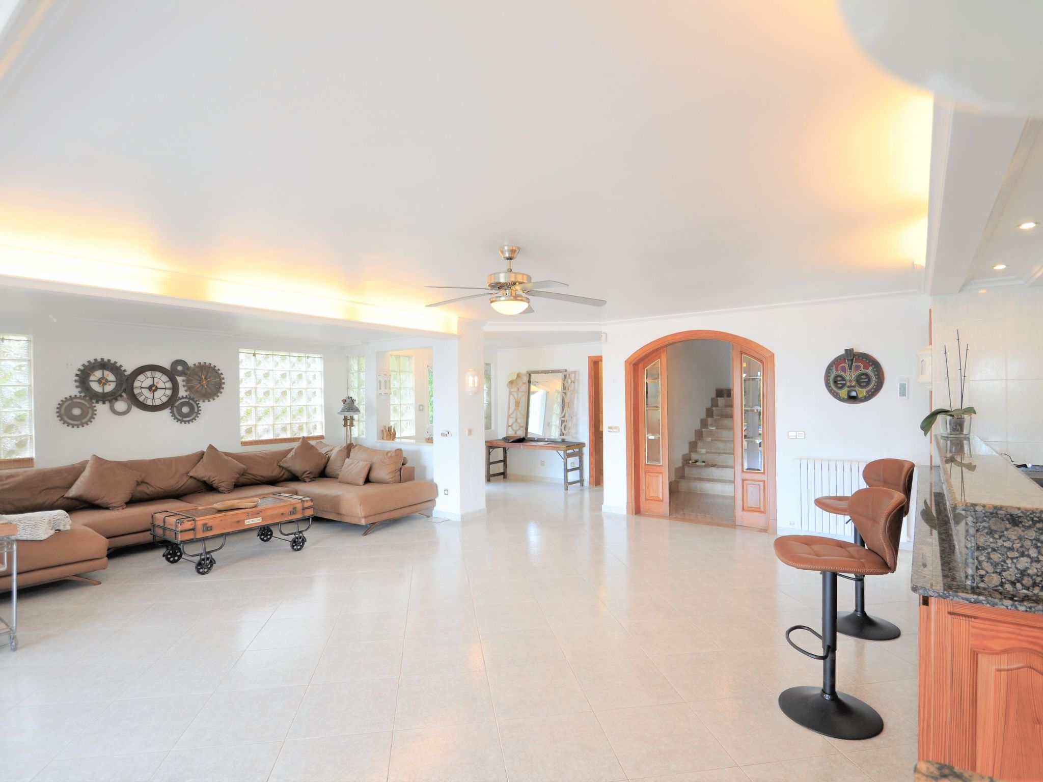 CA NA MALEN Hermosa casa para familias con gran piscina, jardín. - WiFi Gratis - Binnen