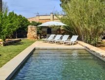 Luxuriöse Villa mit Pool und Klimaanlage für 8 Personen