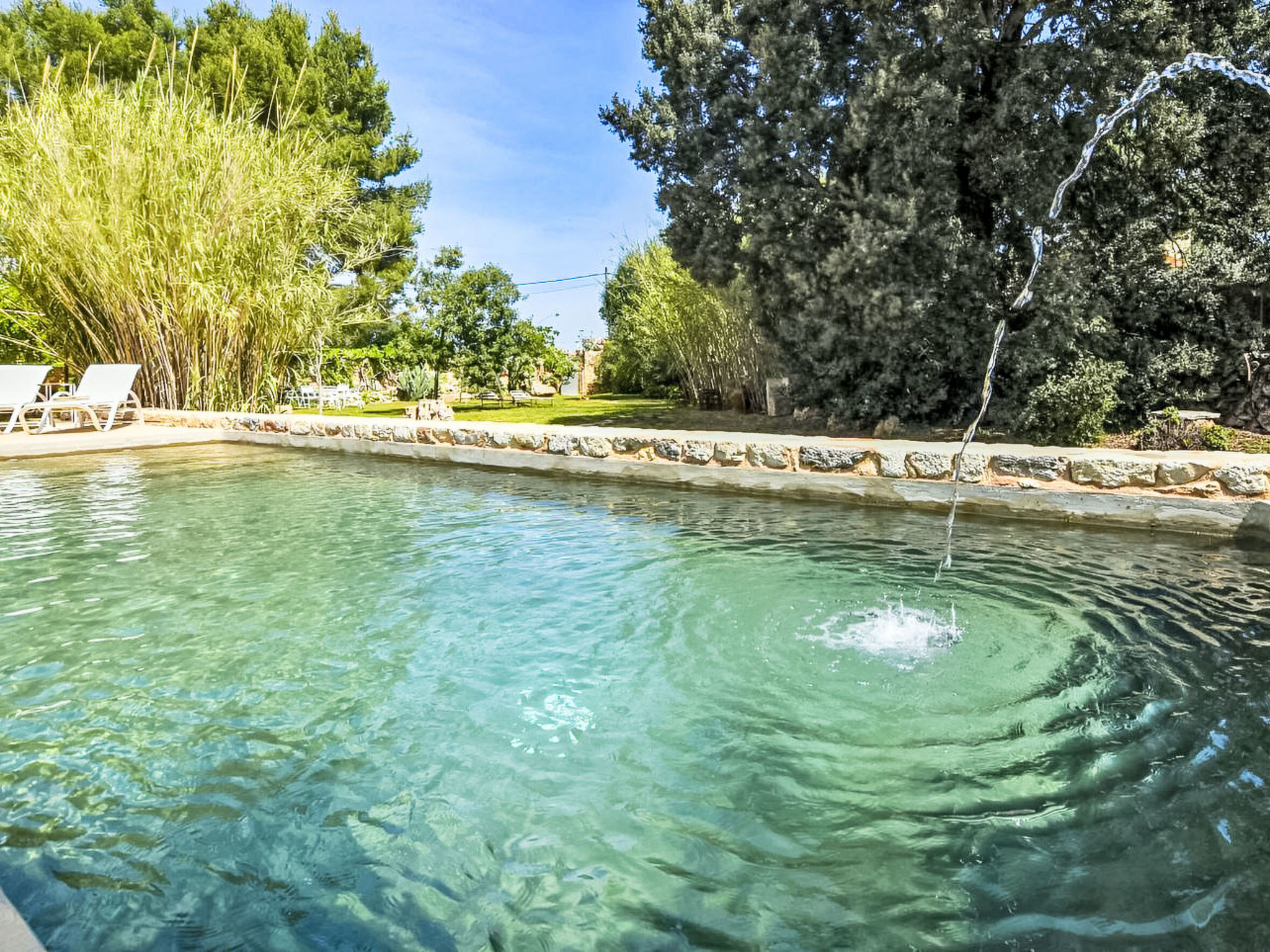 Luxuriöse Villa mit Pool und Klimaanlage für 8 Personen