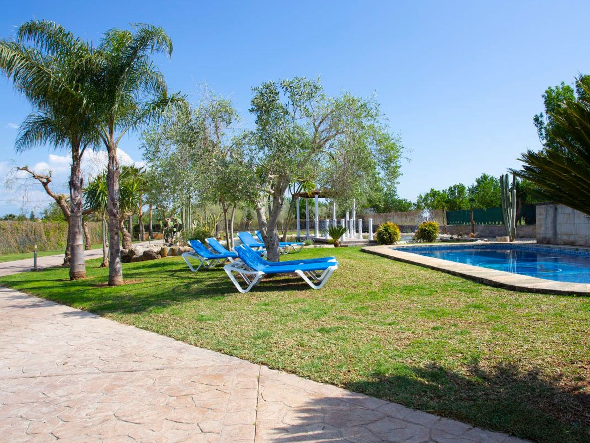 Finca mit Tennisplatz und Schwimmbad-Binnen