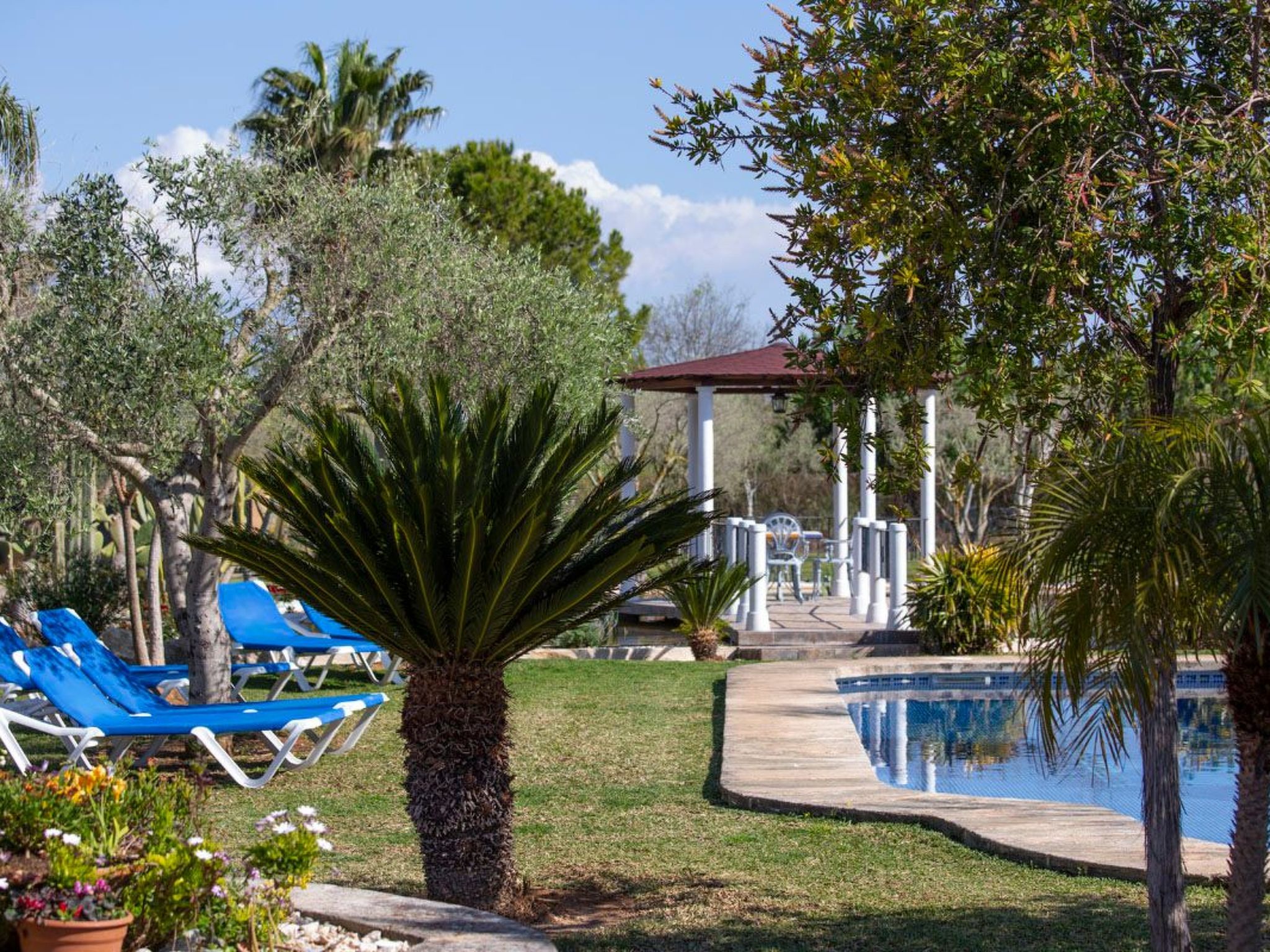 Finca mit Tennisplatz und Schwimmbad-Binnen