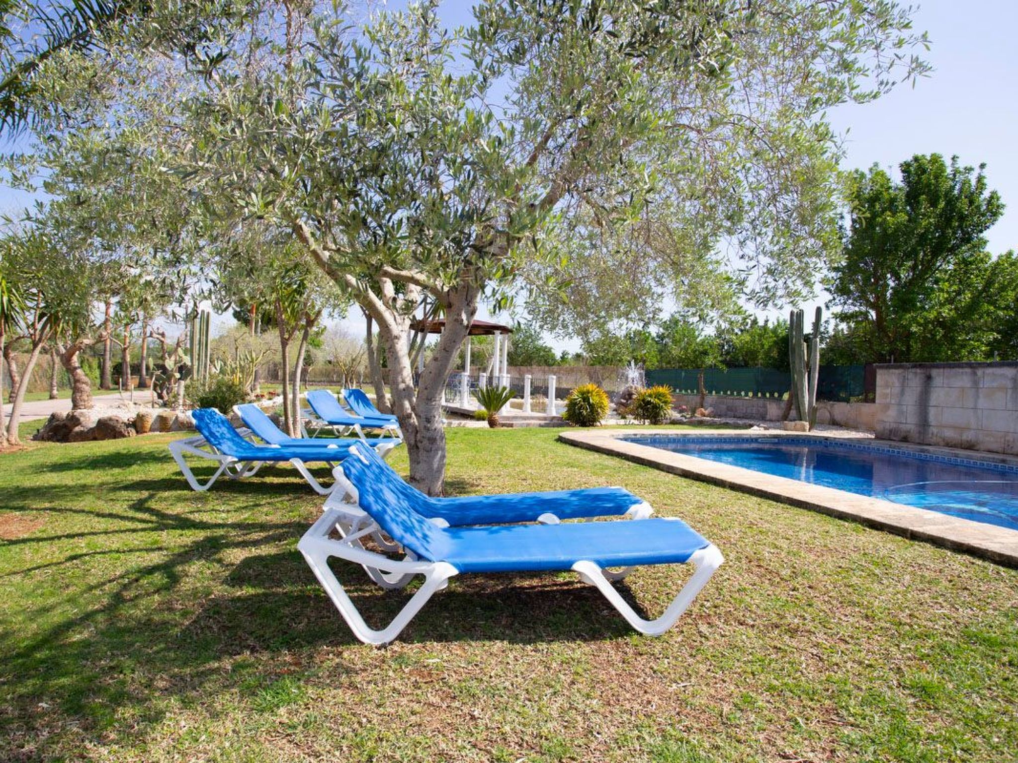 Finca mit Tennisplatz und Schwimmbad-Binnen