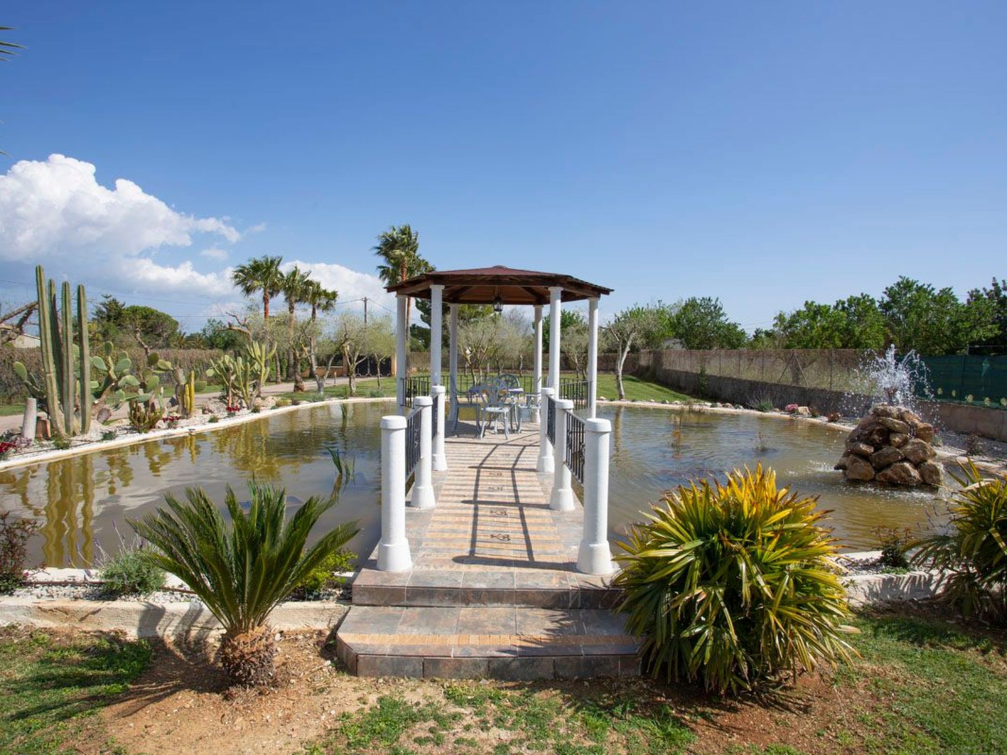 Finca mit Tennisplatz und Schwimmbad-Binnen