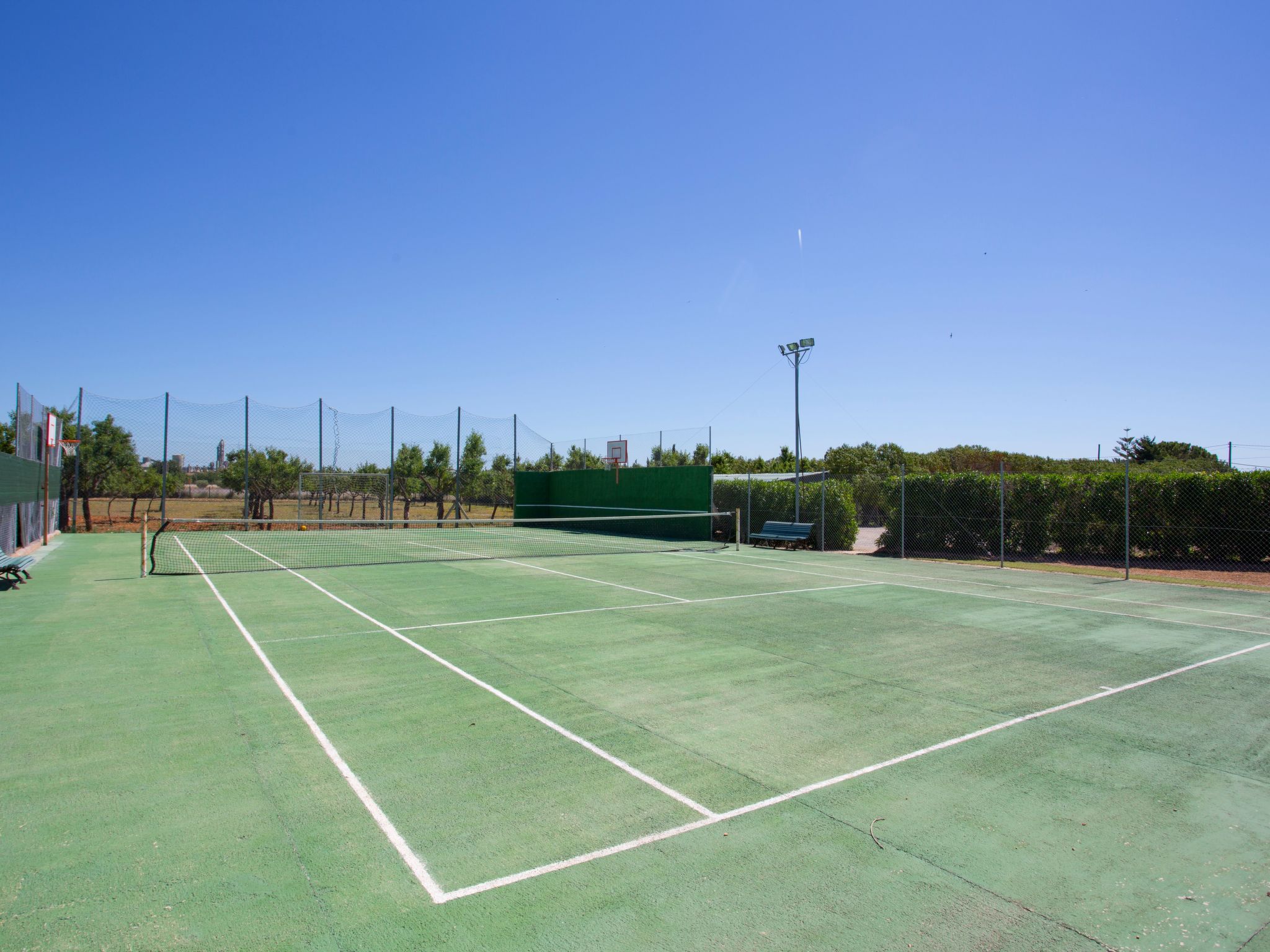 Finca mit Tennisplatz und Schwimmbad-Binnen