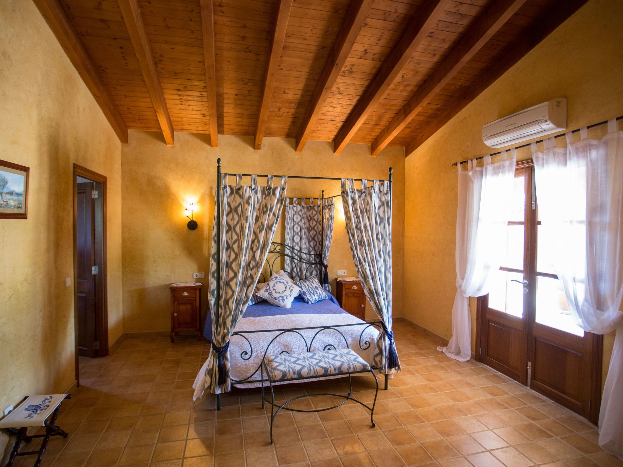 Finca mit Tennisplatz und Schwimmbad-Binnen