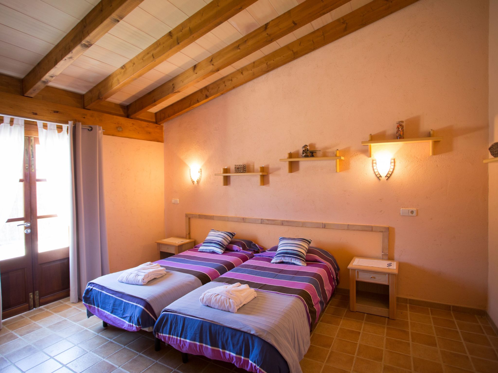 Finca mit Tennisplatz und Schwimmbad-Binnen