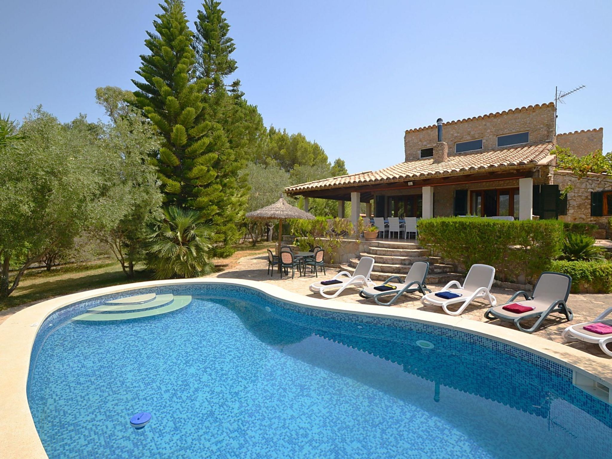 Maison Roura – Piscine extérieure, photo 24 sur 28