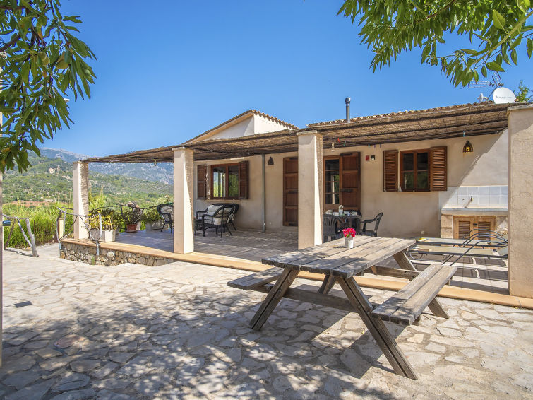 Vakantiehuis met open haard en bergzicht in Mancor de la Vall in Mancor de la Vall