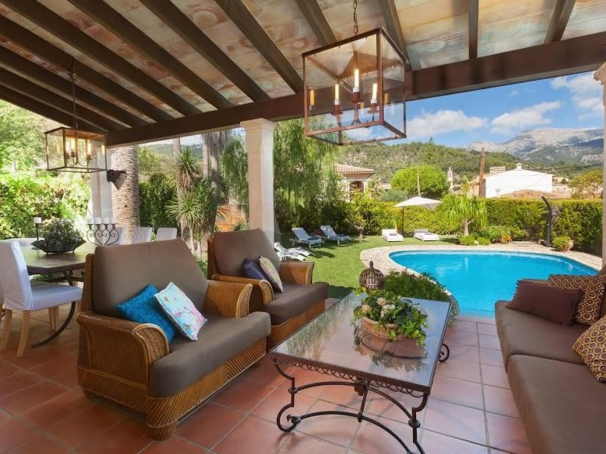 Schöne Villa mit Schwimmbad in Mancor de la Vall-Drinnen