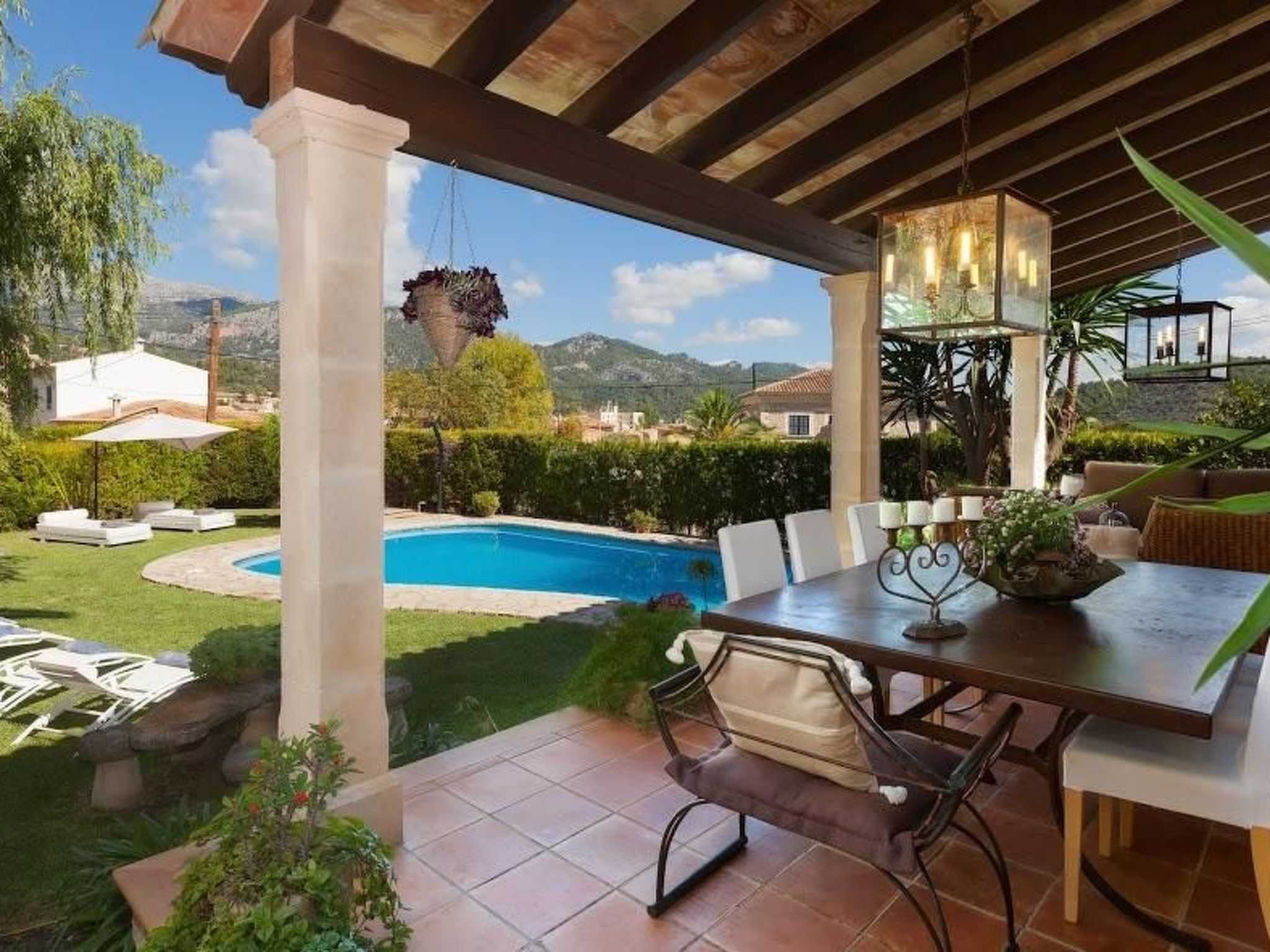 Schöne Villa mit Schwimmbad in Mancor de la Vall-Drinnen