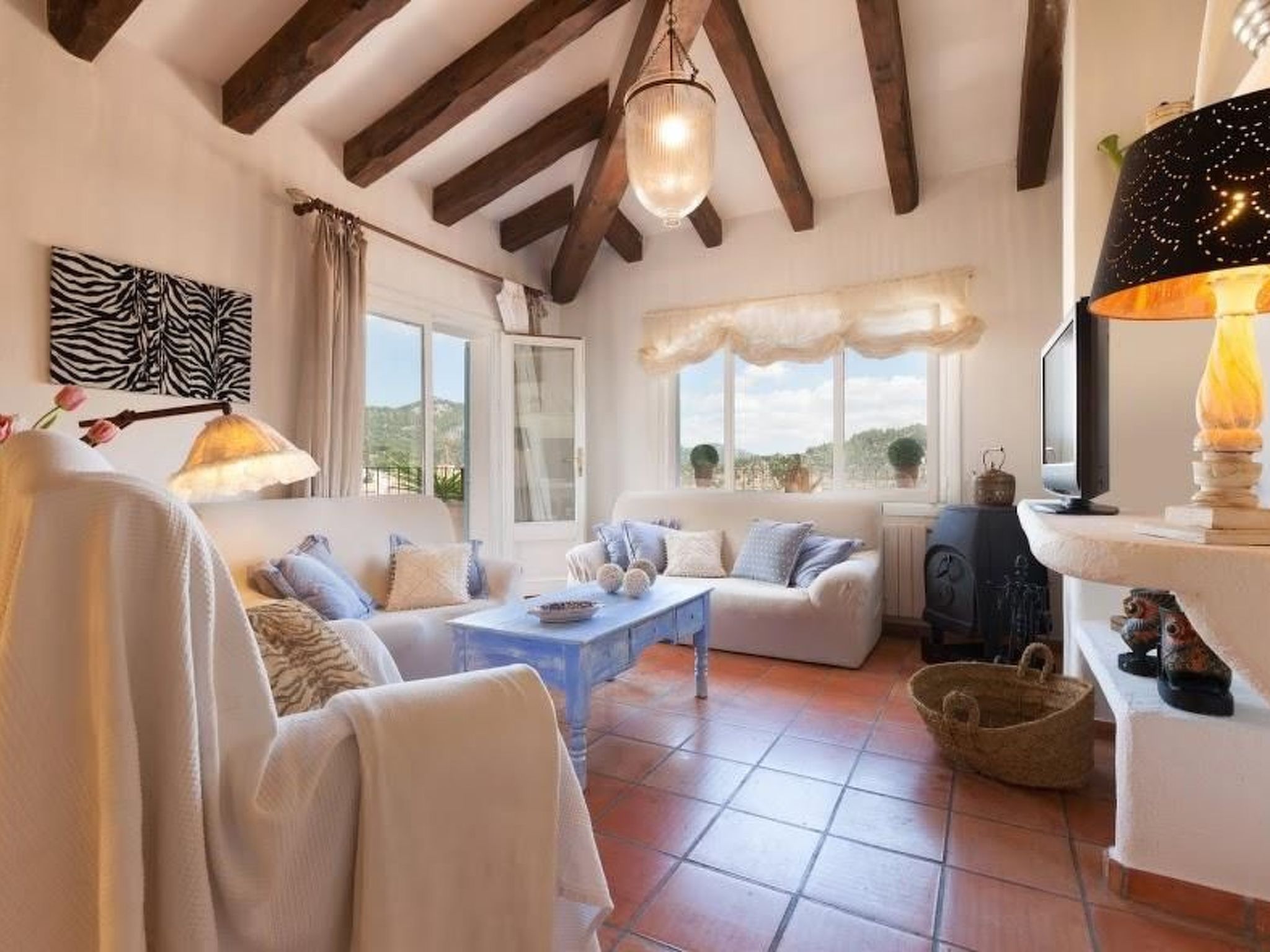 Schöne Villa mit Schwimmbad in Mancor de la Vall-Drinnen