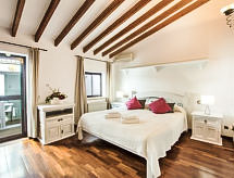 Maison Lencant