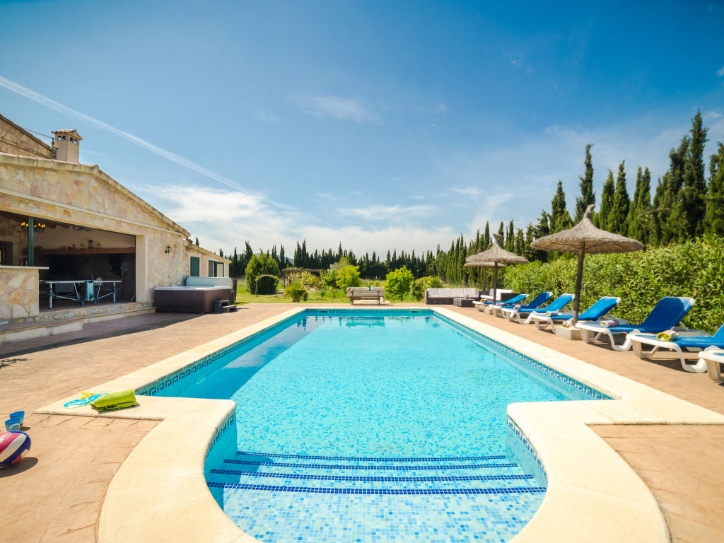 Vertaient — Pool Outdoor