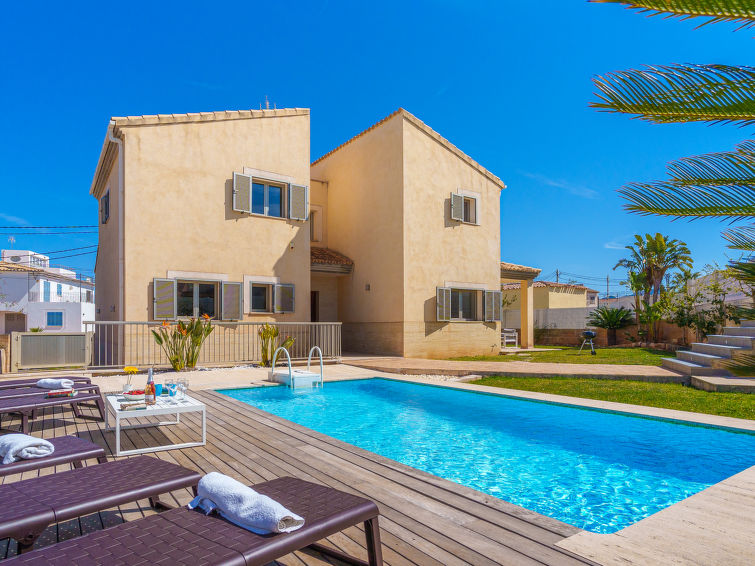 Bergzicht en luxe: Ruime villa Son Jil aan zee in Alcúdia in Alcudia