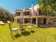 Ruime vrijstaande villa in centrum Port d'Alcúdia, 600m van het strand - thumbnail 1