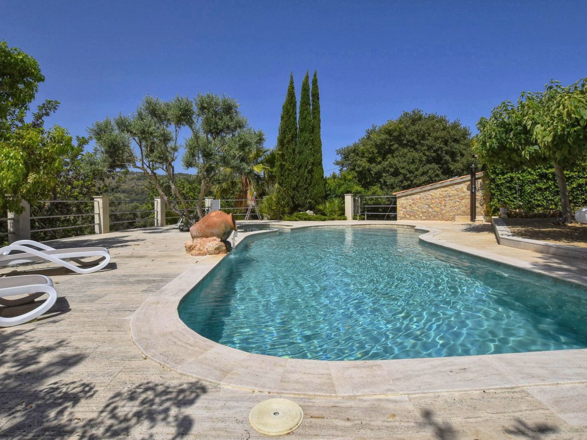 Romantisches Ferienhaus mit Jacuzzi im Freien-Drinnen