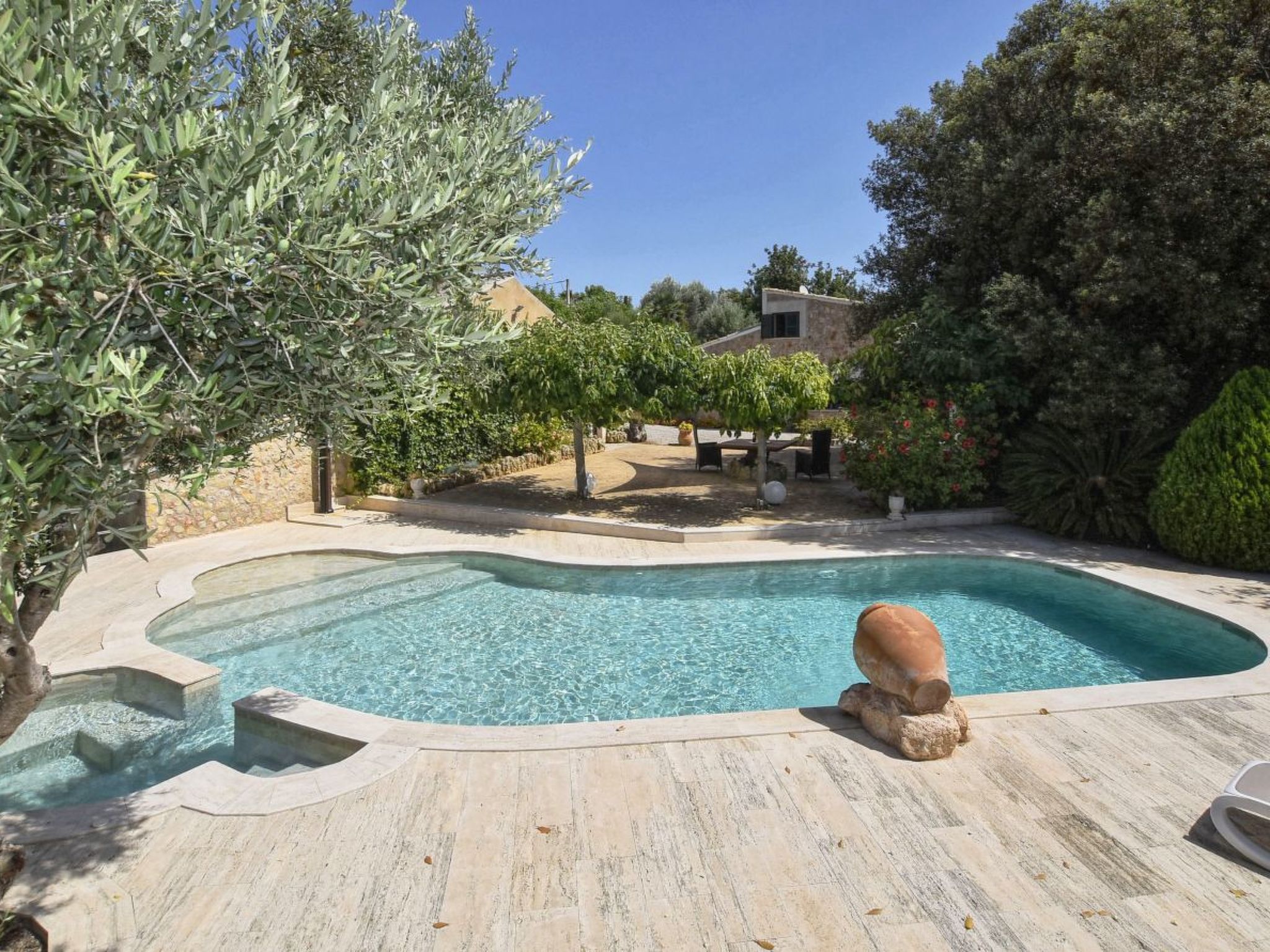 Romantisches Ferienhaus mit Jacuzzi im Freien-Drinnen