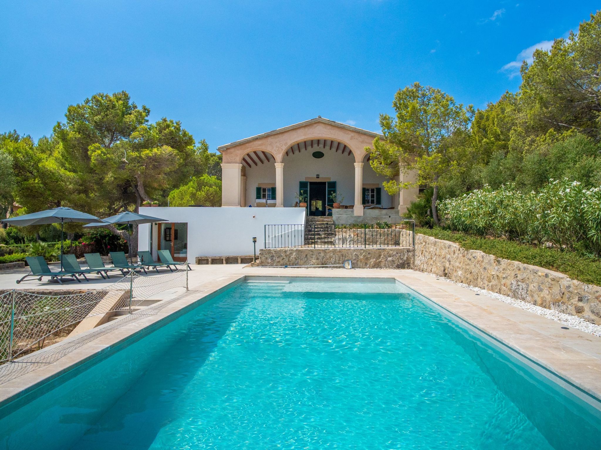 Beeindruckende Villa mit Meerblick und Schwimmbad-Image-tags.info