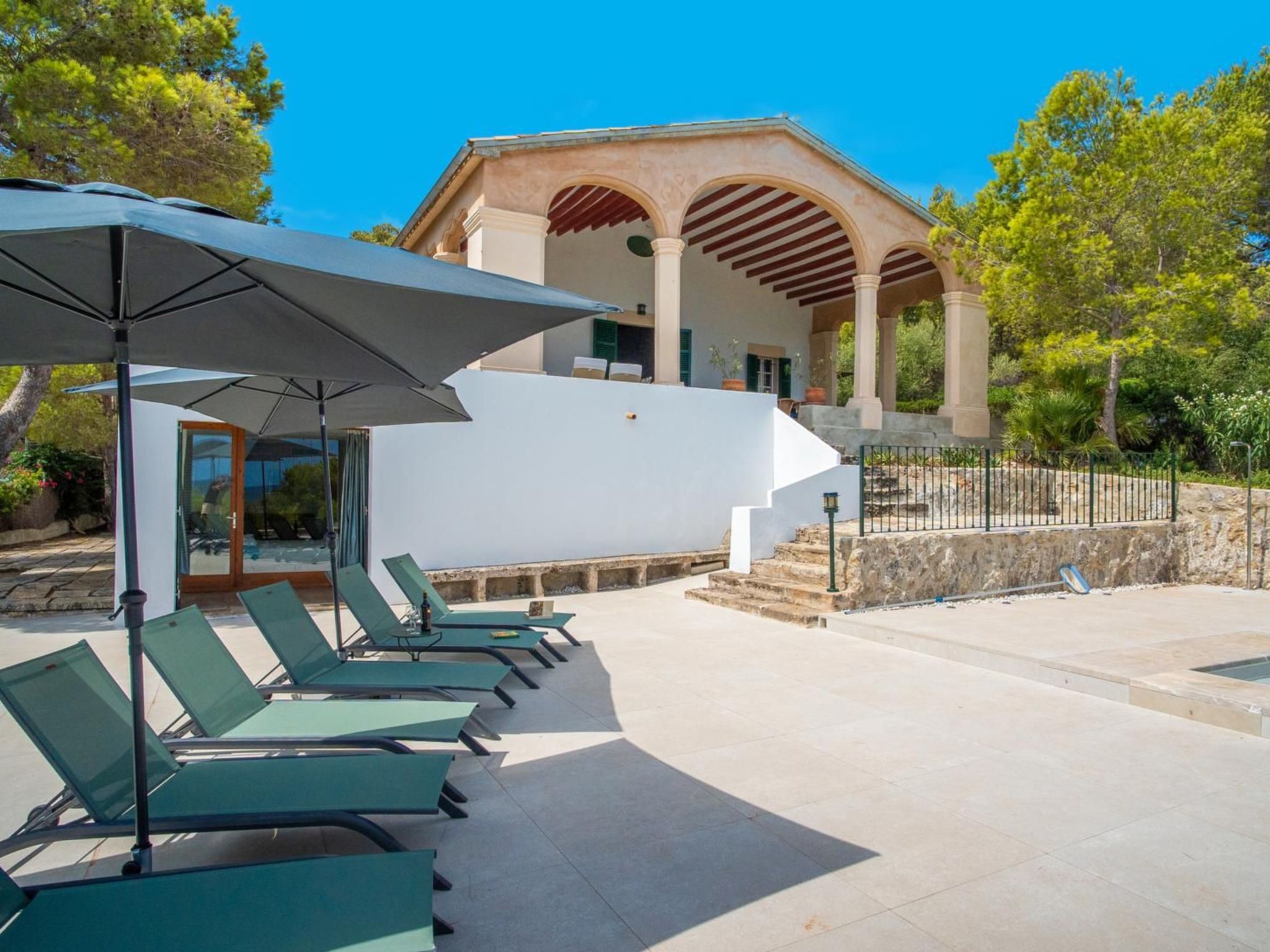 Beeindruckende Villa mit Meerblick und Schwimmbad-Dehors