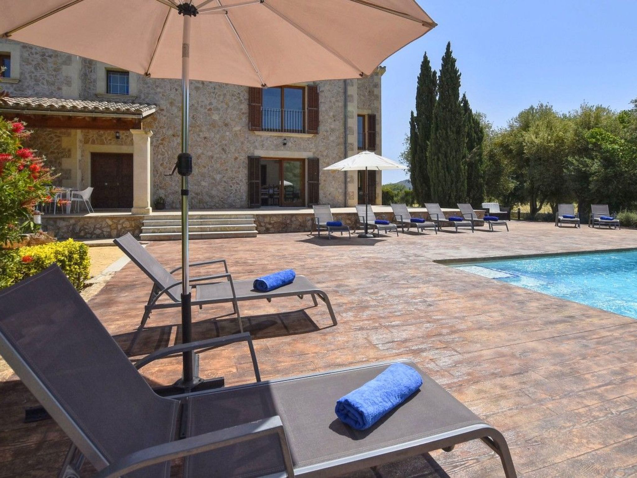 Villa mit Garten, Grill und Terrasse