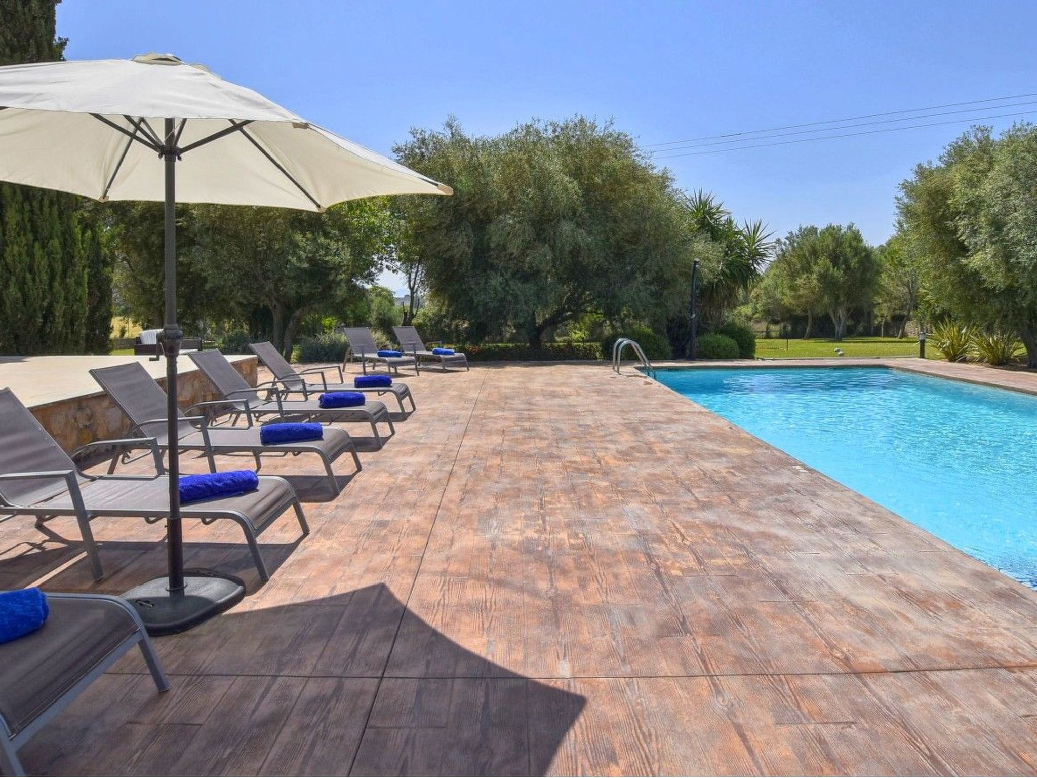 Villa mit Garten, Grill und Terrasse-Image-tags.info