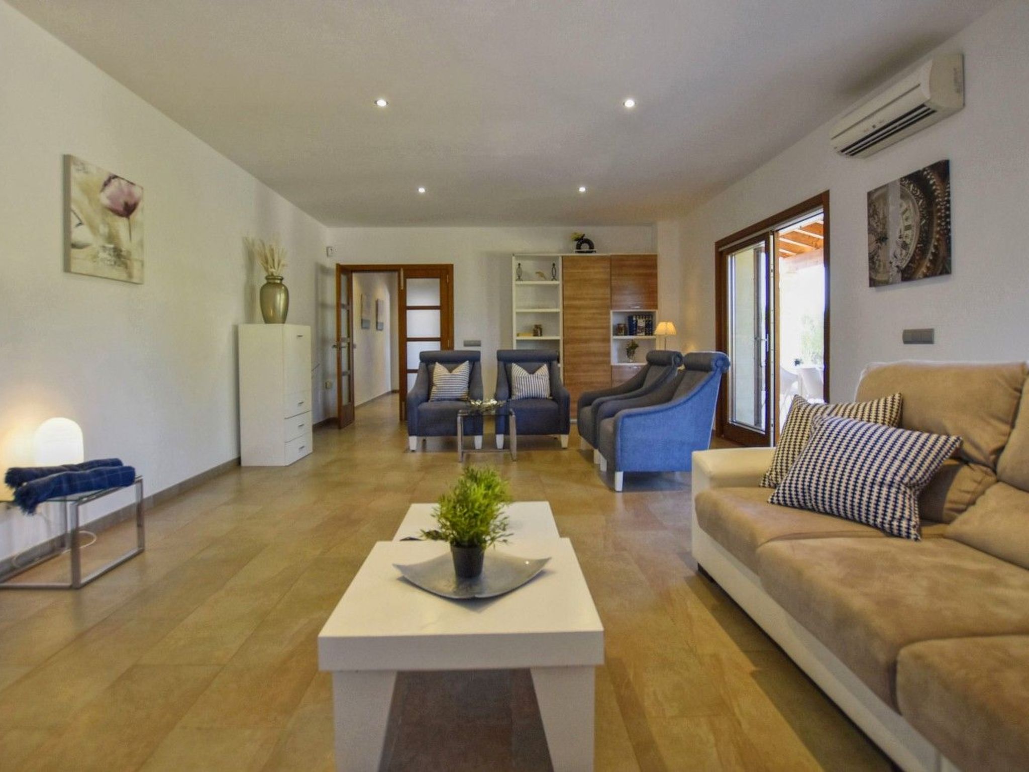 Villa mit Garten, Grill und Terrasse-Image-tags.info