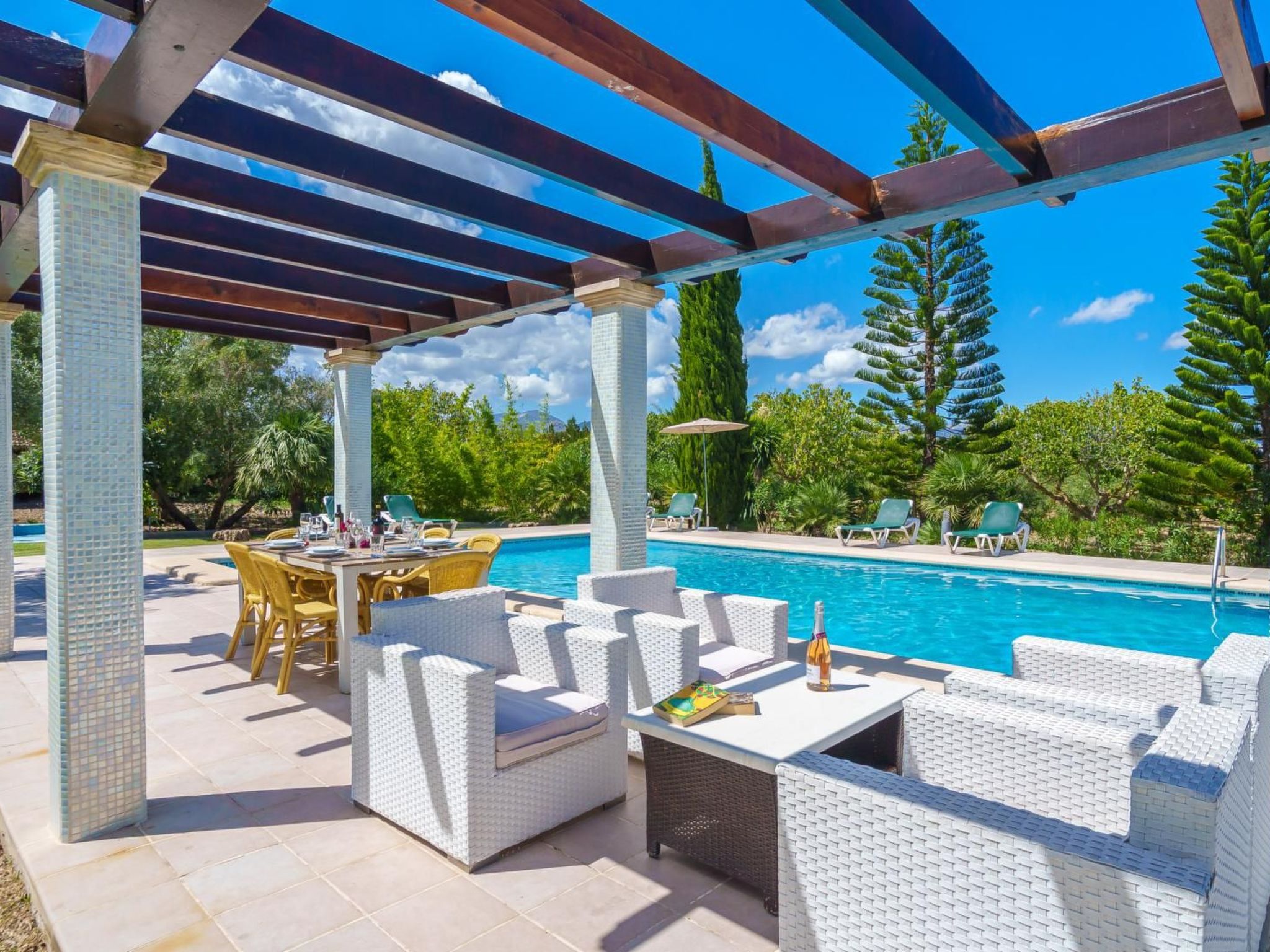 Schönes Landhaus mit Pool für 10 Personen in Strandnähe-Binnen