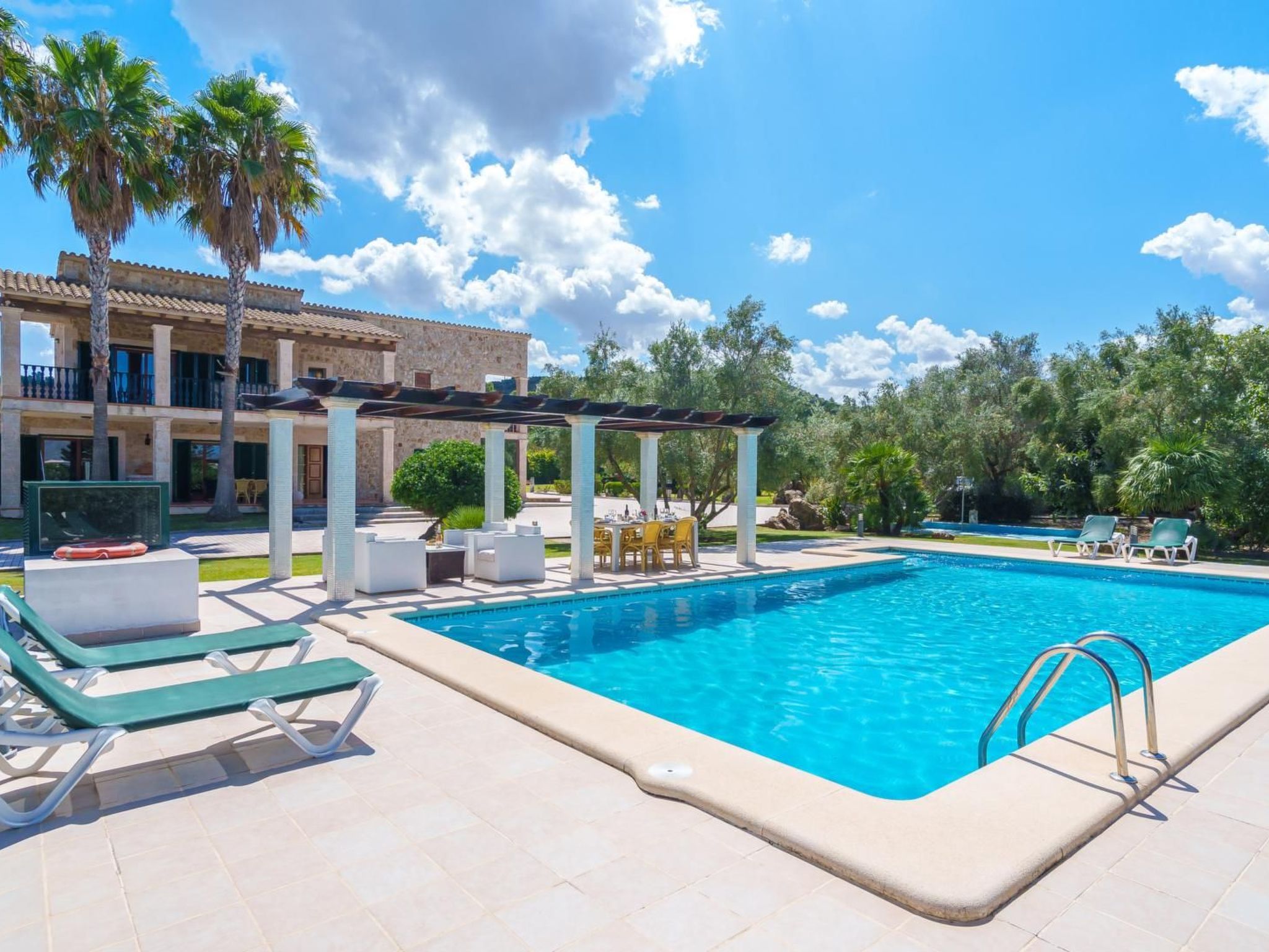 Schönes Landhaus mit Pool für 10 Personen in Strandnähe