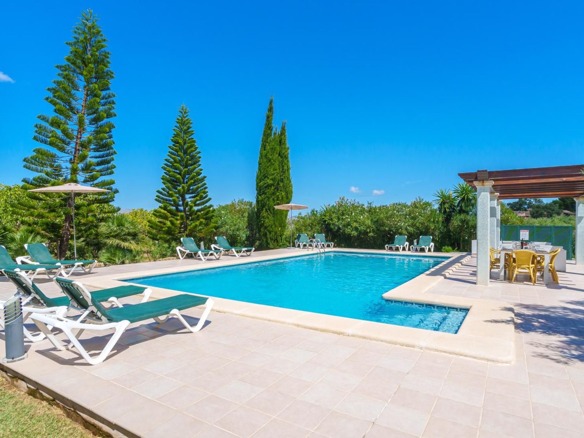 Schönes Landhaus mit Pool für 10 Personen in Strandnähe-Binnen