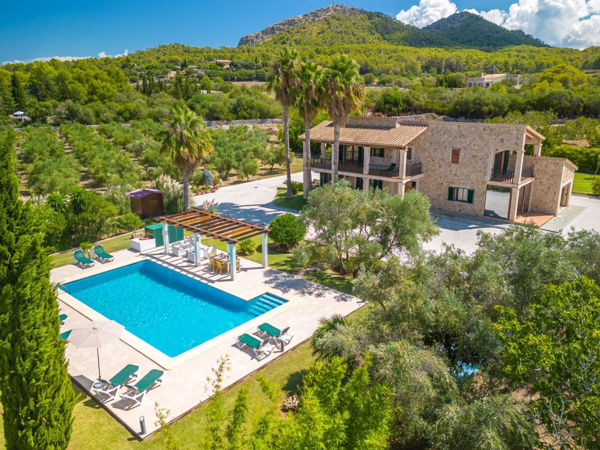 Schönes Landhaus mit Pool für 10 Personen in Strandnähe-Binnen