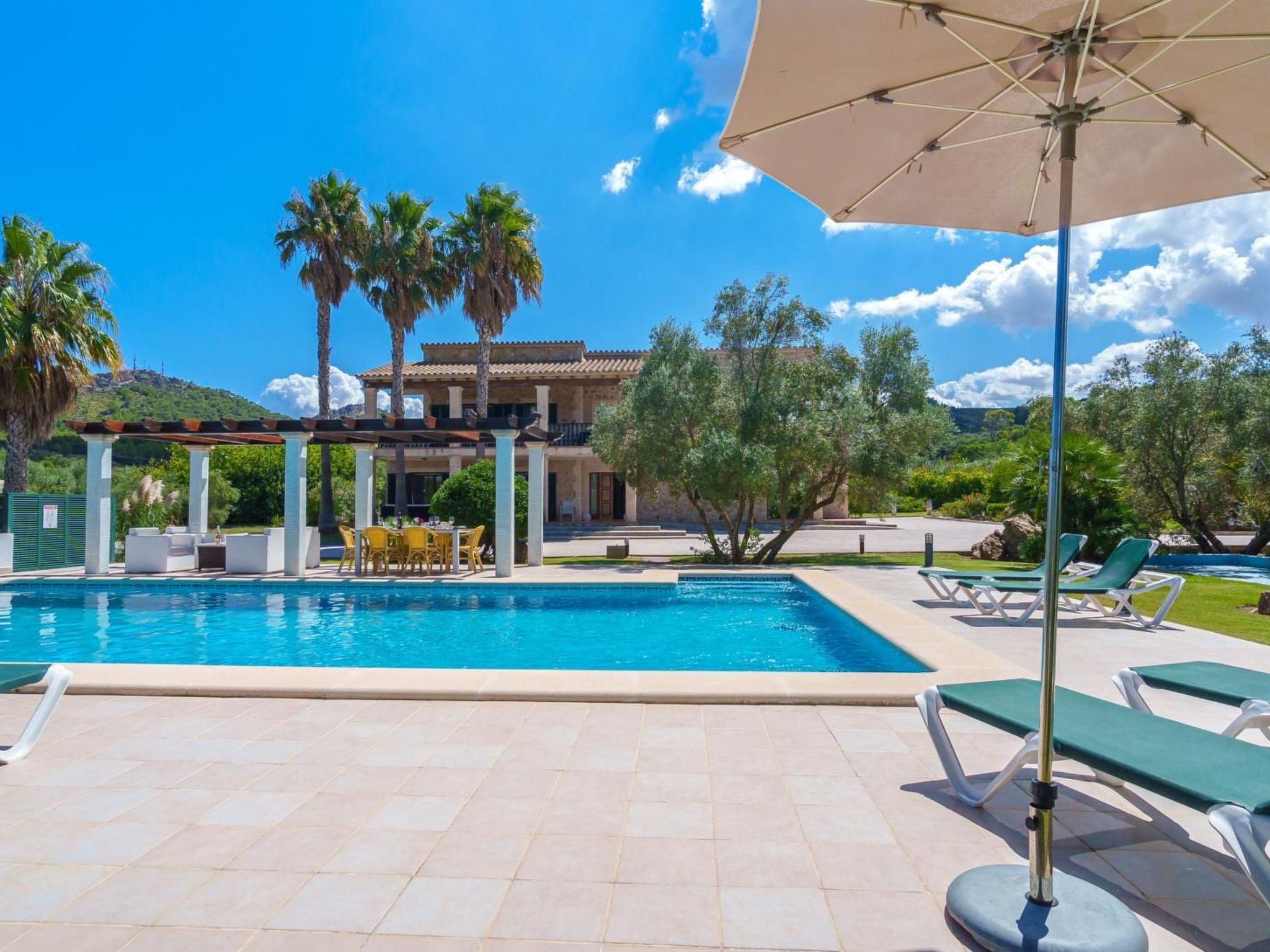 Schönes Landhaus mit Pool für 10 Personen in Strandnähe-Binnen