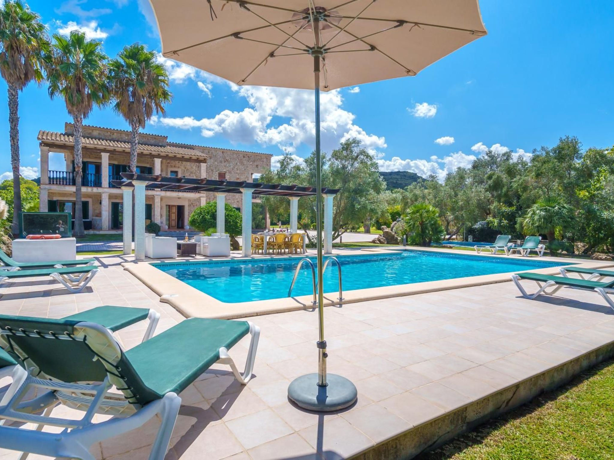 Schönes Landhaus mit Pool für 10 Personen in Strandnähe-Binnen