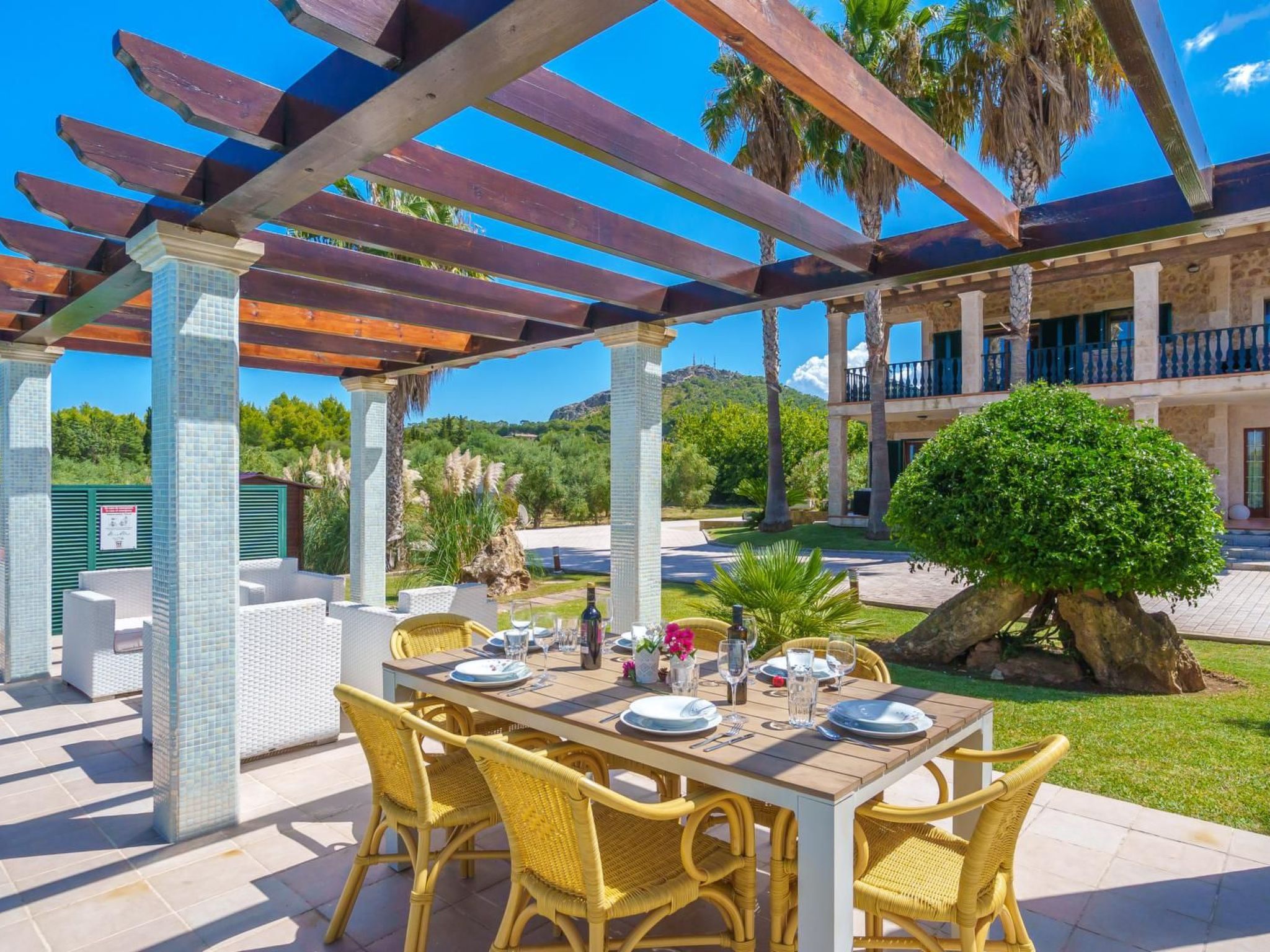 Schönes Landhaus mit Pool für 10 Personen in Strandnähe-Binnen