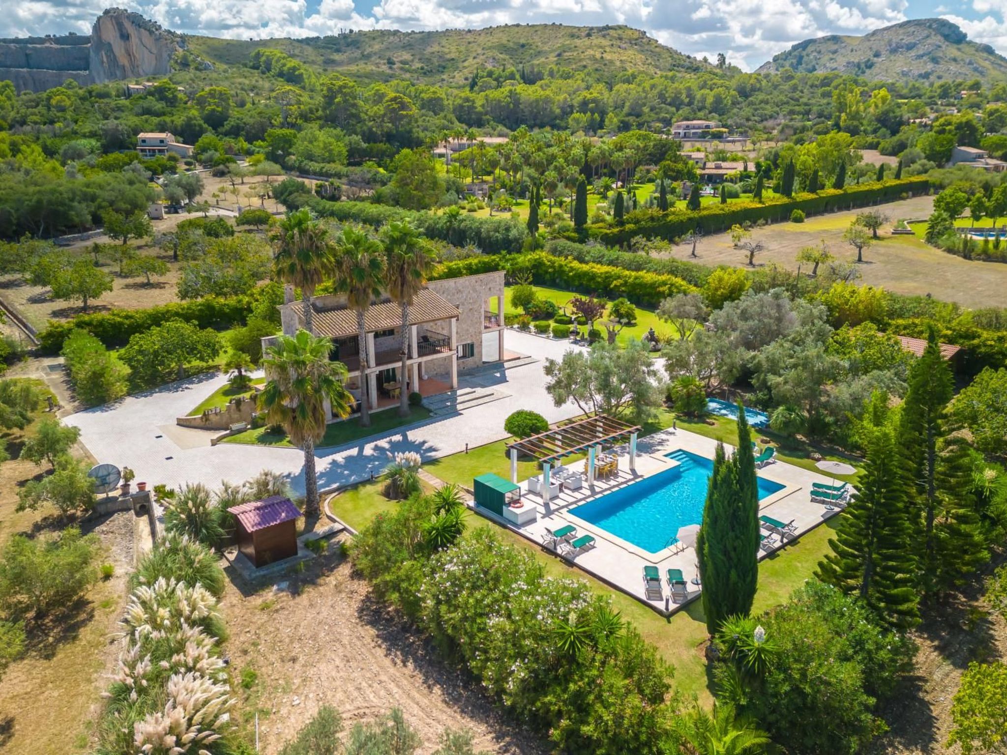Schönes Landhaus mit Pool für 10 Personen in Strandnähe-Binnen