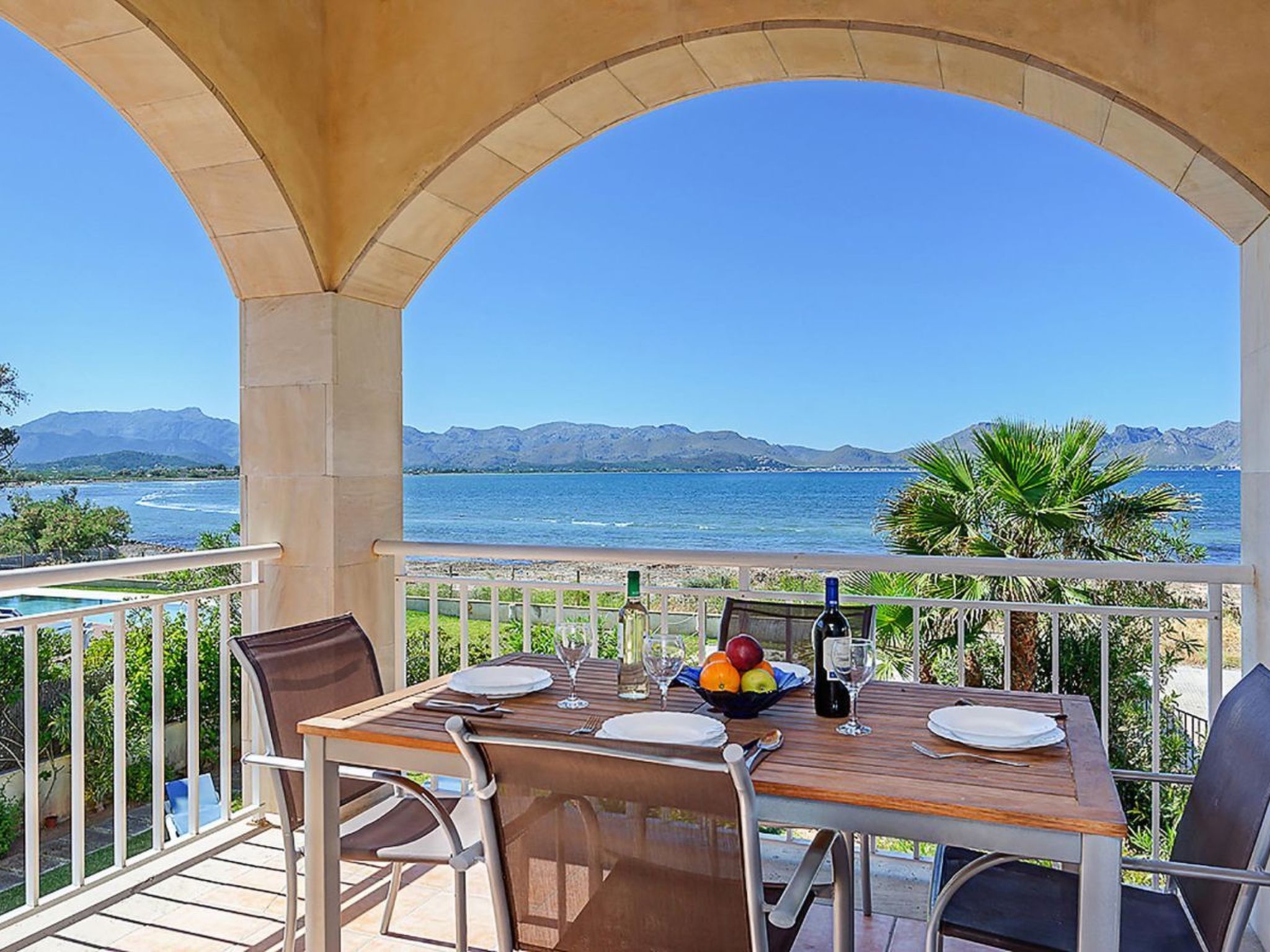 Schöne Villa mit Meerblick-Binnen