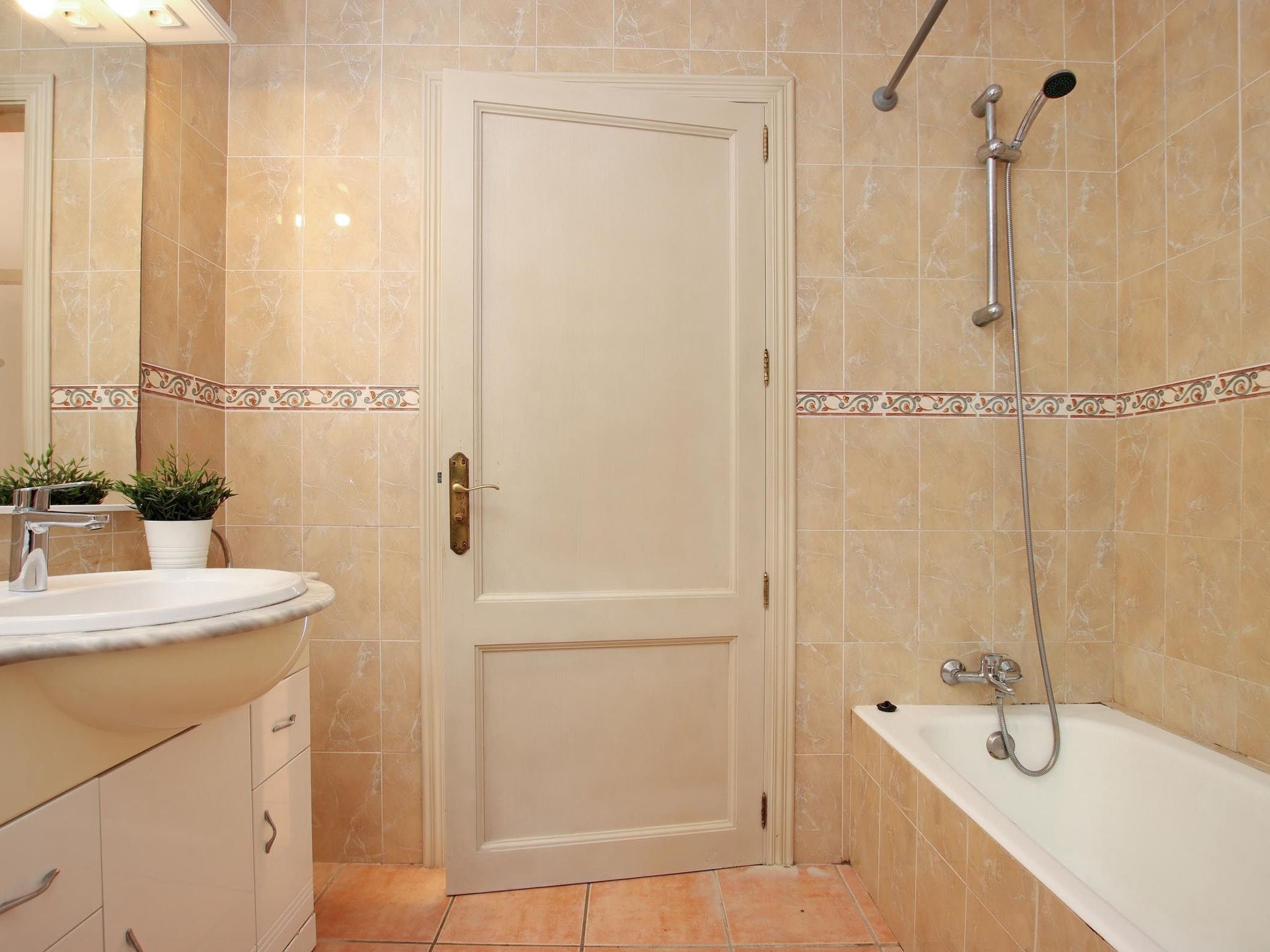 Schöne Villa mit Meerblick-Binnen