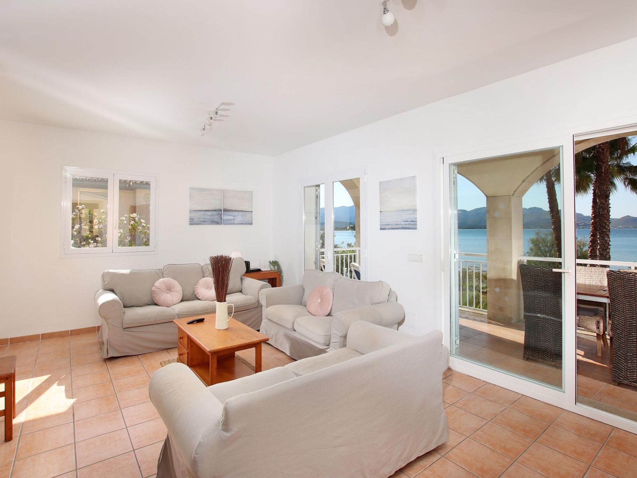 Schöne Villa mit Meerblick-Binnen