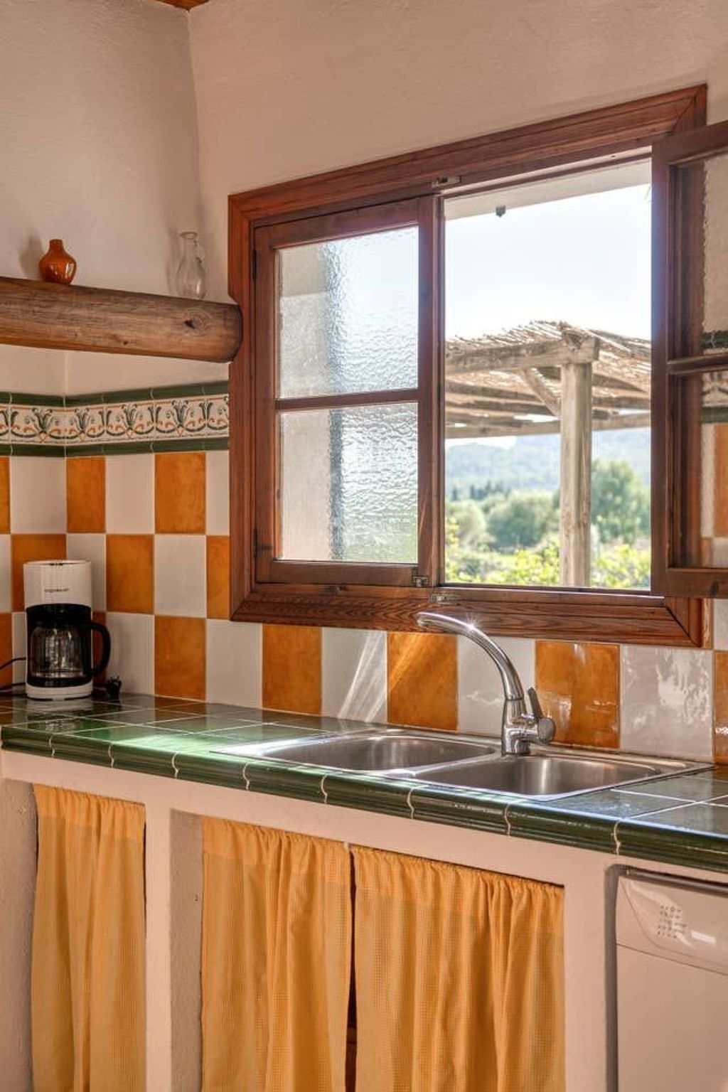 Finca mit Garten, Grill und Terrasse-Binnen