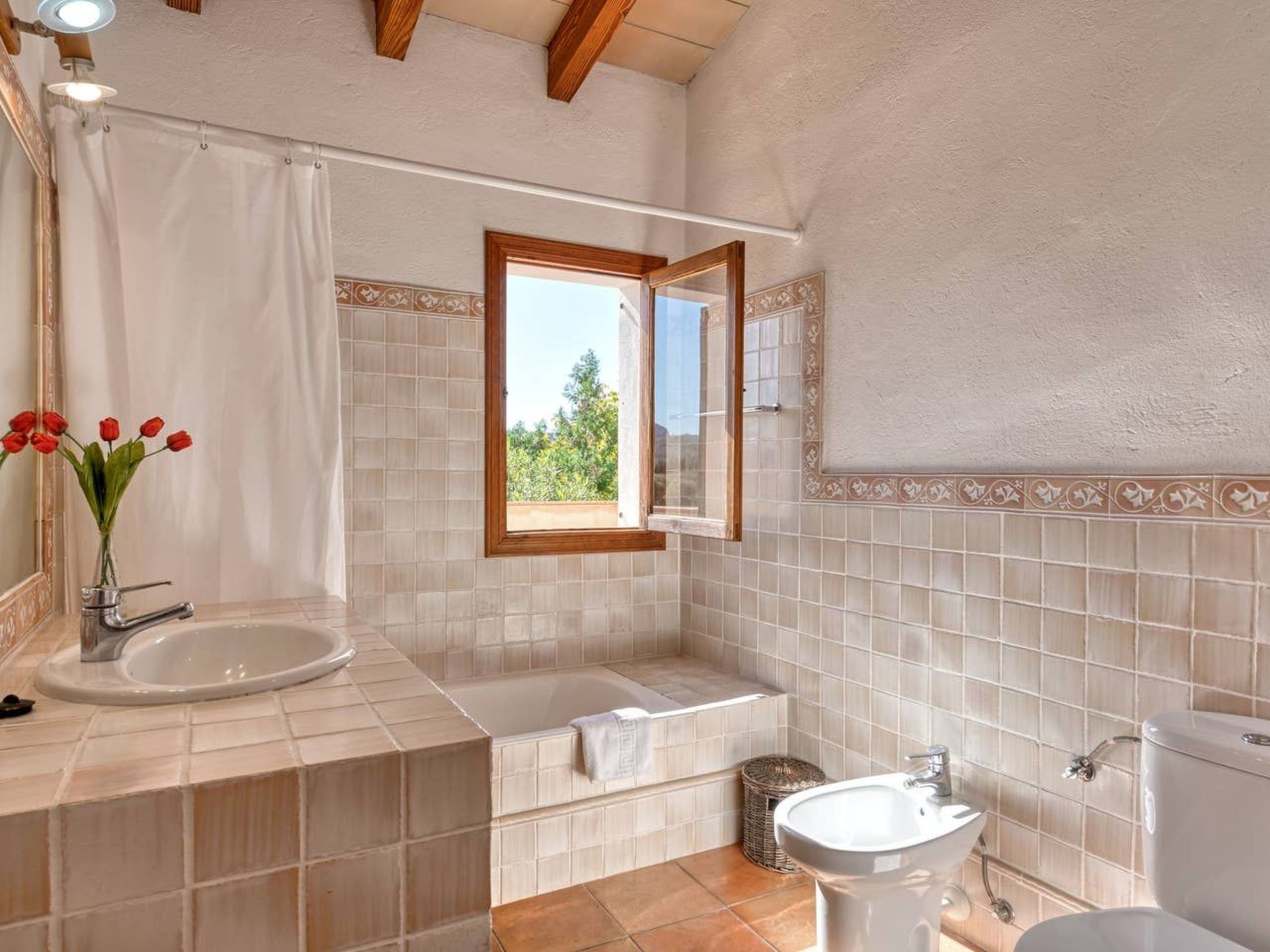 Finca mit Garten, Grill und Terrasse-Binnen