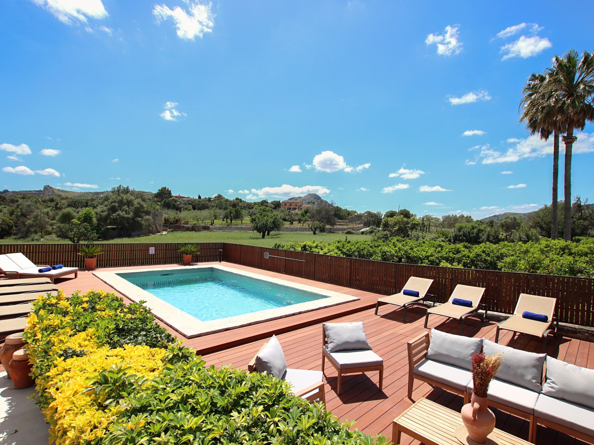 Große Villa auf dem Lande in der Nähe von Pollensa.-Binnen