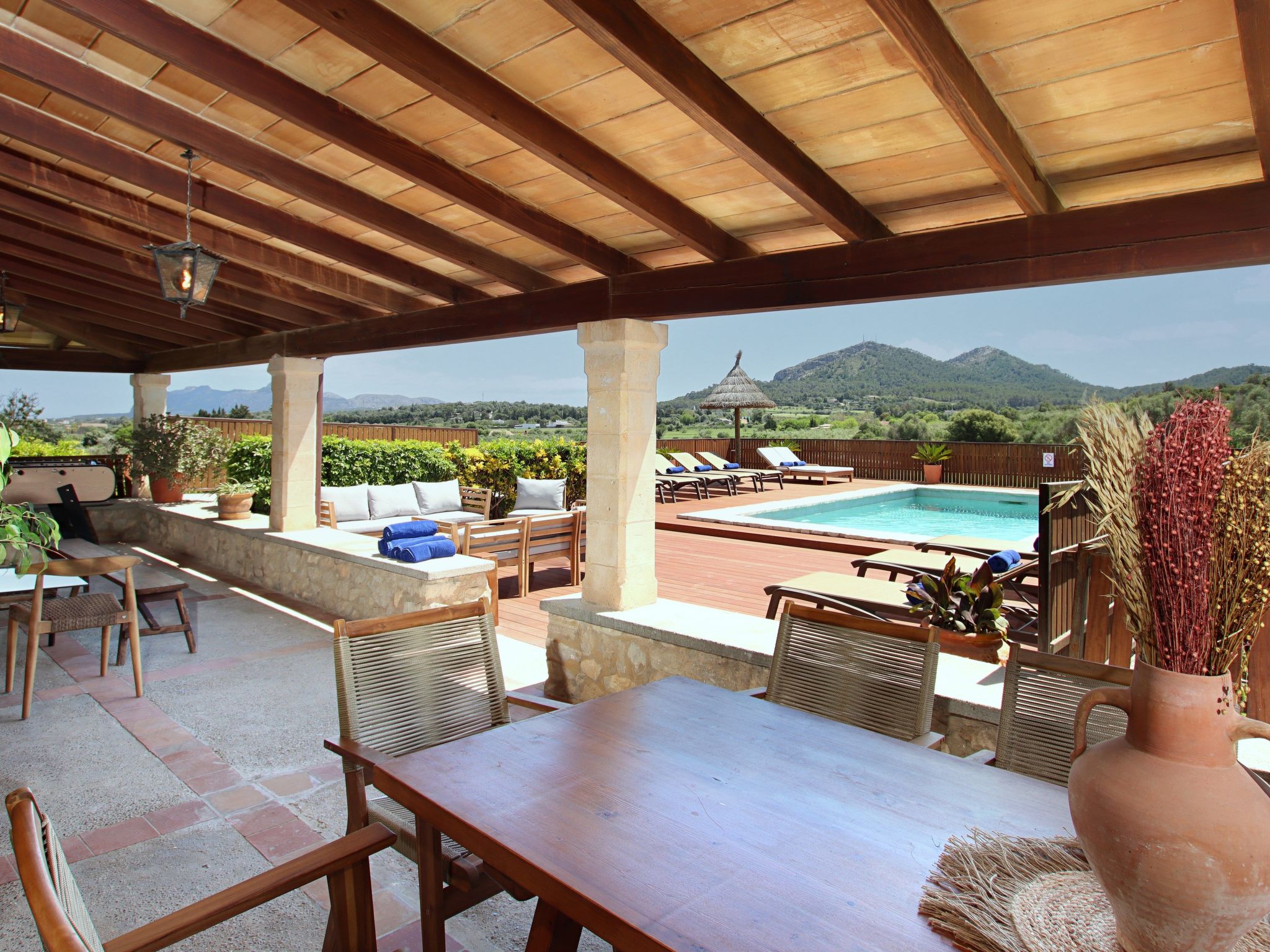 Große Villa auf dem Lande in der Nähe von Pollensa.-Binnen