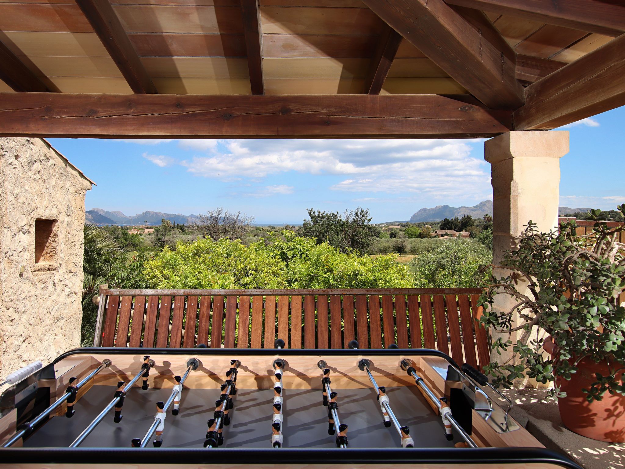 Große Villa auf dem Lande in der Nähe von Pollensa.-Binnen