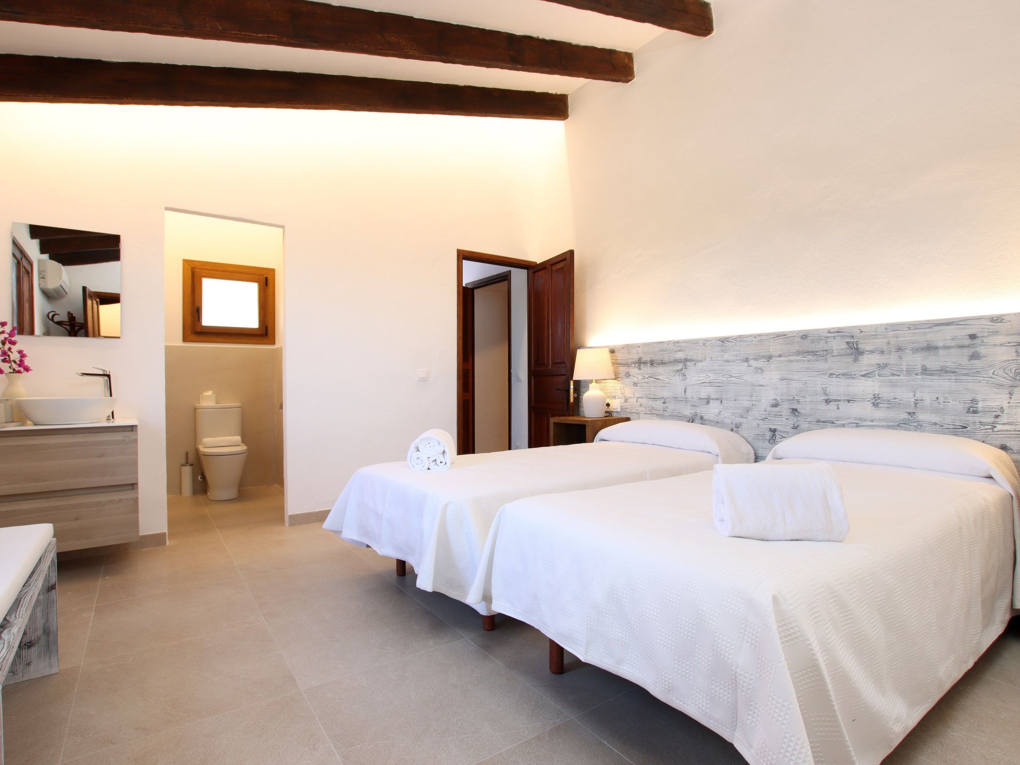 Große Villa auf dem Lande in der Nähe von Pollensa.-Binnen