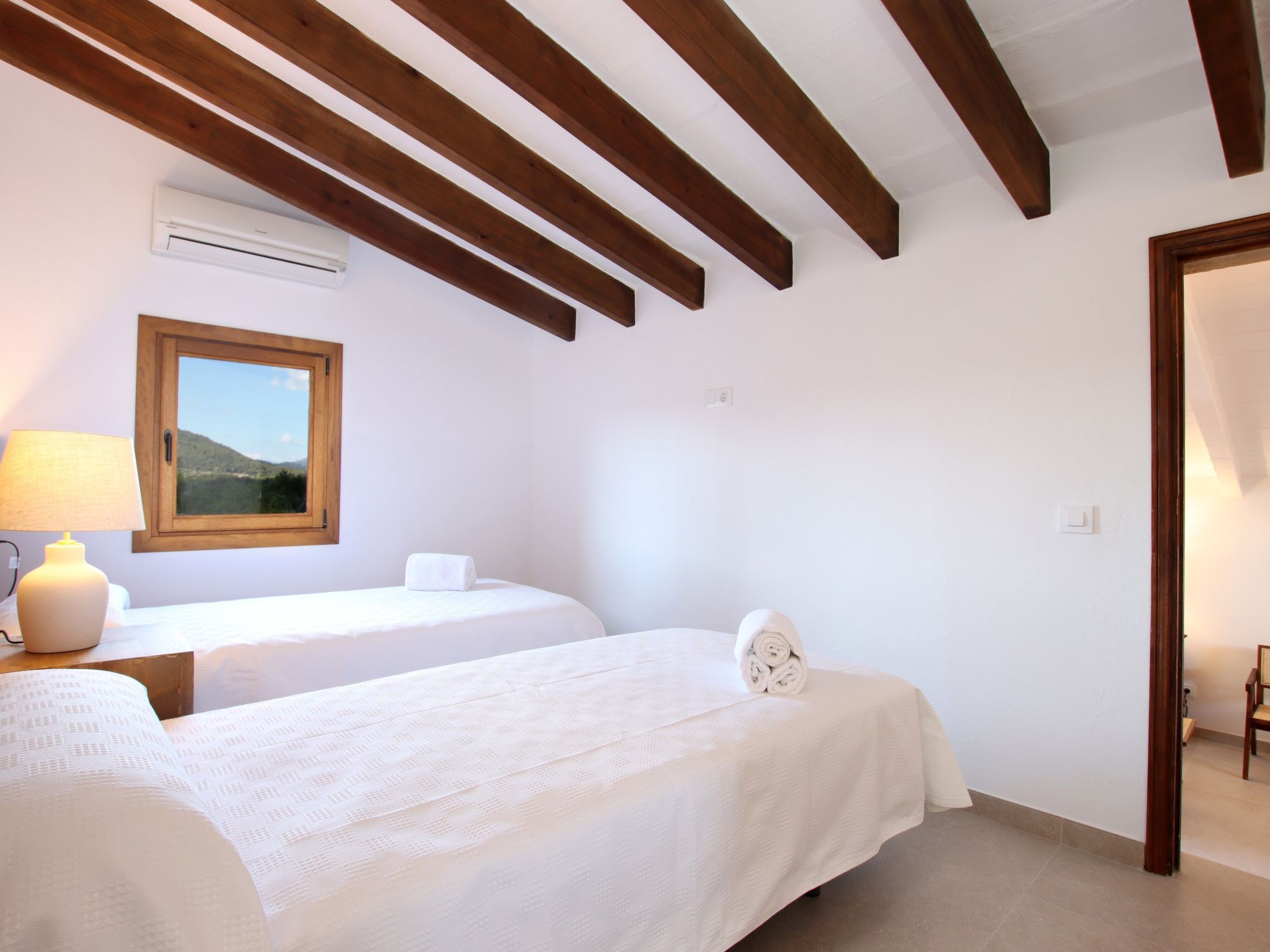 Große Villa auf dem Lande in der Nähe von Pollensa.-Binnen